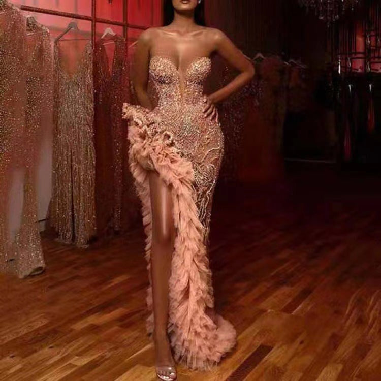 Damen Figurbetontes Abendkleid mit schimmernden Perlen und Rüschendetails EB