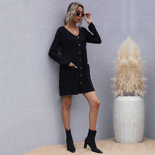 Damen Strickkleid mit durchgehendem Knopfverschluss und praktischen Taschen EB