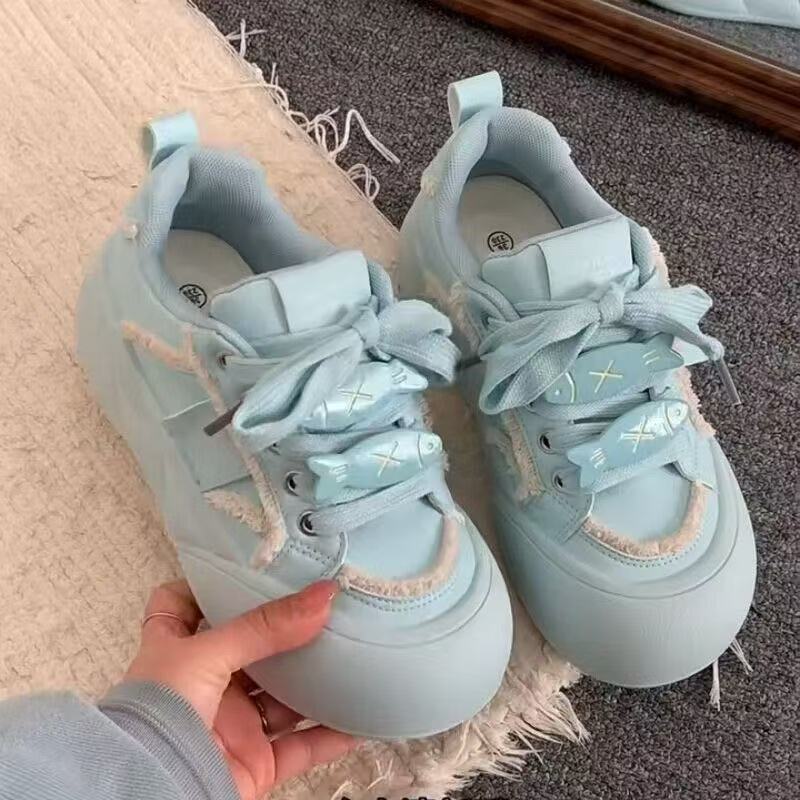 Damen Modische Sneaker mit innovativem Sohlenprofil und elastischem Schnürsystem EB