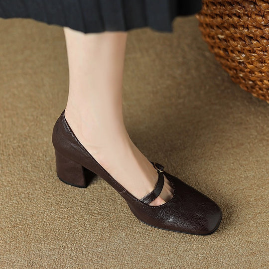 Damen Ballerina-Pumps mit dekorativem Riemchen und komfortablem Blockabsatz EB