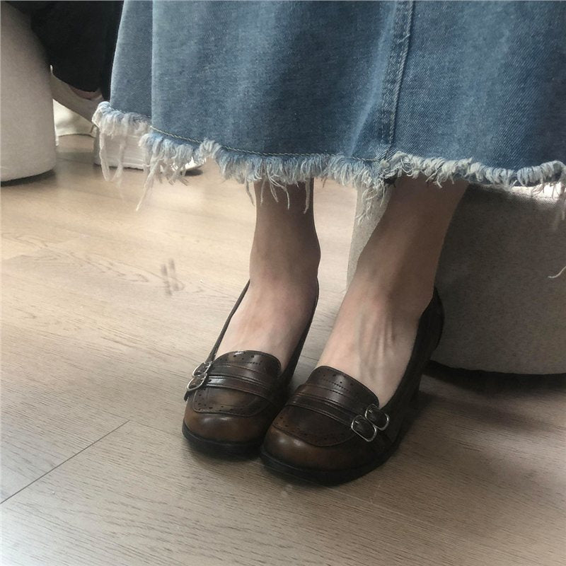 Damen elegante Pumps mit dekorativem Riemchen EB