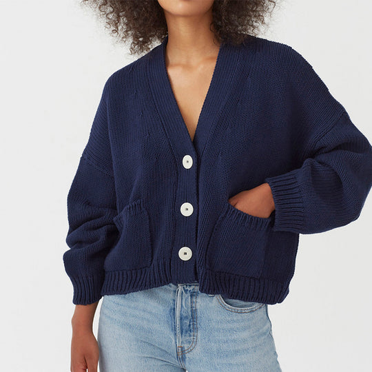 Damen lässiger Strickcardigan mit großen Taschen und Knopfverschluss EB