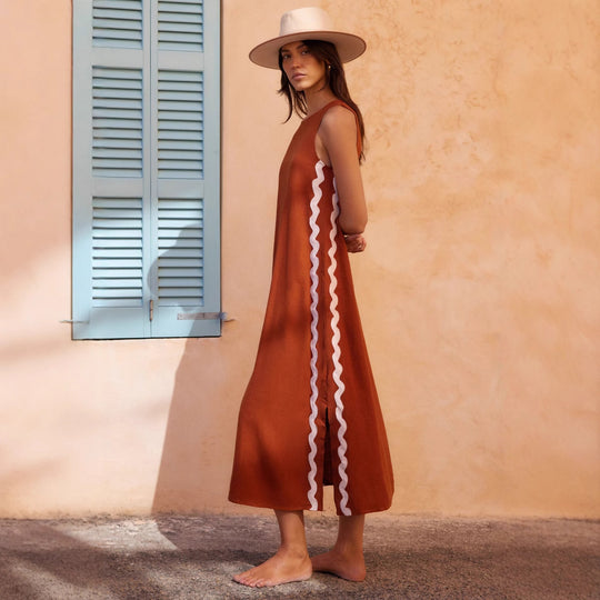 Damen Maxikleid mit elegantem Schnitt und seitlichen Schlitzen EB