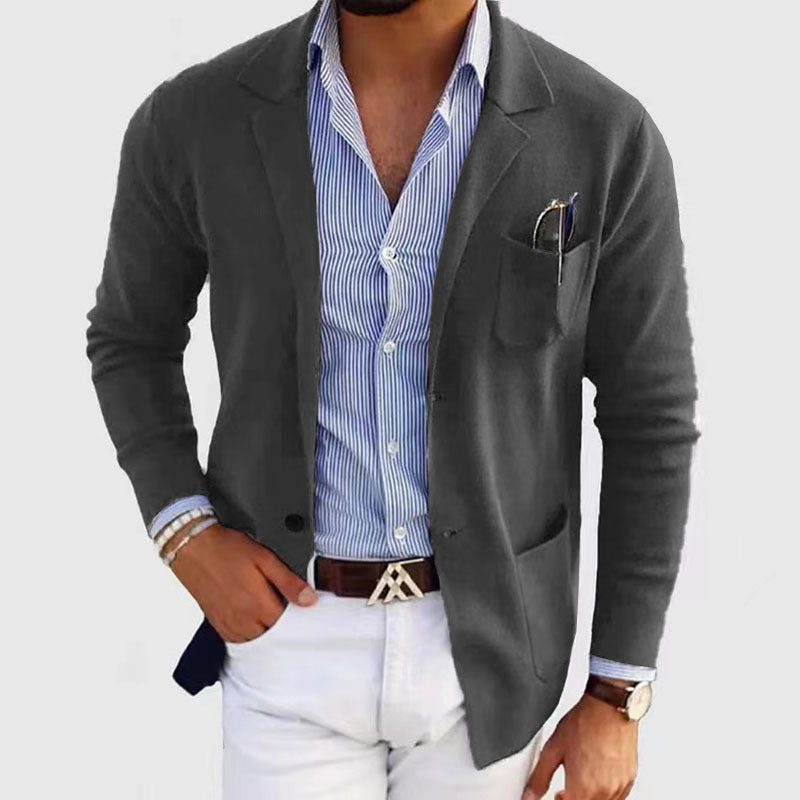 Herren lässiger Strickblazer im Sakko-Stil mit Brusttasche und aufgesetzten Taschen EB