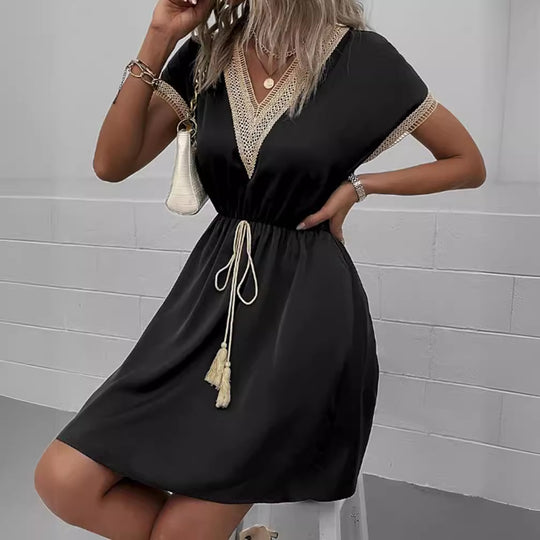 Damen Freizeitkleid mit dekorativem V-Ausschnitt und Taillenbindung EB
