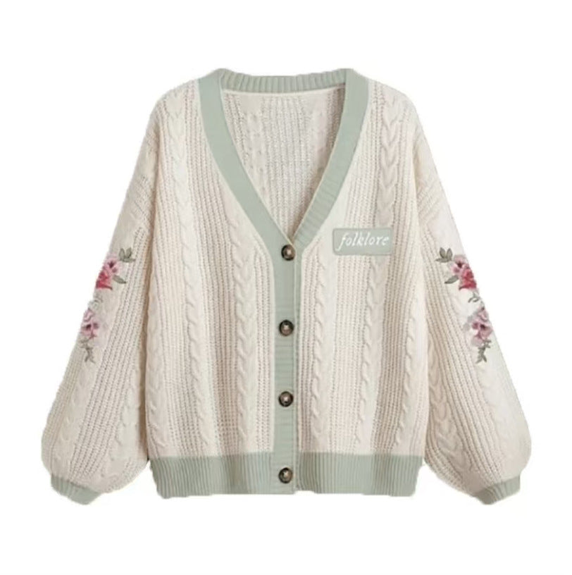Damen nan gestrickter Oversize-Cardigan mit Zopfmuster, V-Ausschnitt, Knopfleiste und floraler Ärmelstickerei EB