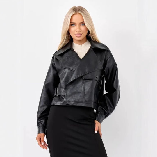 Damen Cropped Bikerjacke aus Kunstleder mit oversized Schnitt und strukturierten Details EB