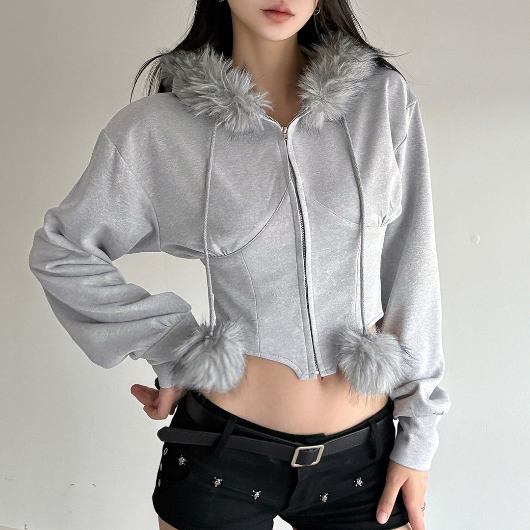 Damen nan kurzes Kapuzen‑Sweatshirt mit Kunstfellbesatz, Reißverschluss und Pompon-Kordeln EB