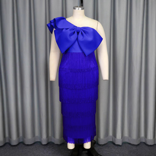 Damen elegantes Kleid mit voluminösem Rüschenelement und Fransen EB
