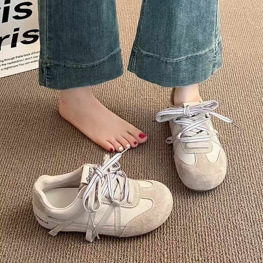 Damen Modische Sneaker mit innovativer Schnürung und atmungsaktiver Innenstruktur EB