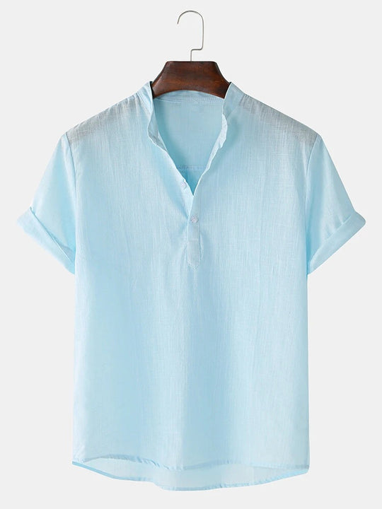 Herren Kurzarmhemd mit innovativem Henley-Ausschnitt und fließendem Material EB