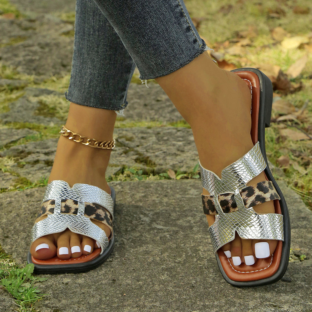 Damen Sandalen im modernen Tierprint mit elegantem Metallic-Finish EB