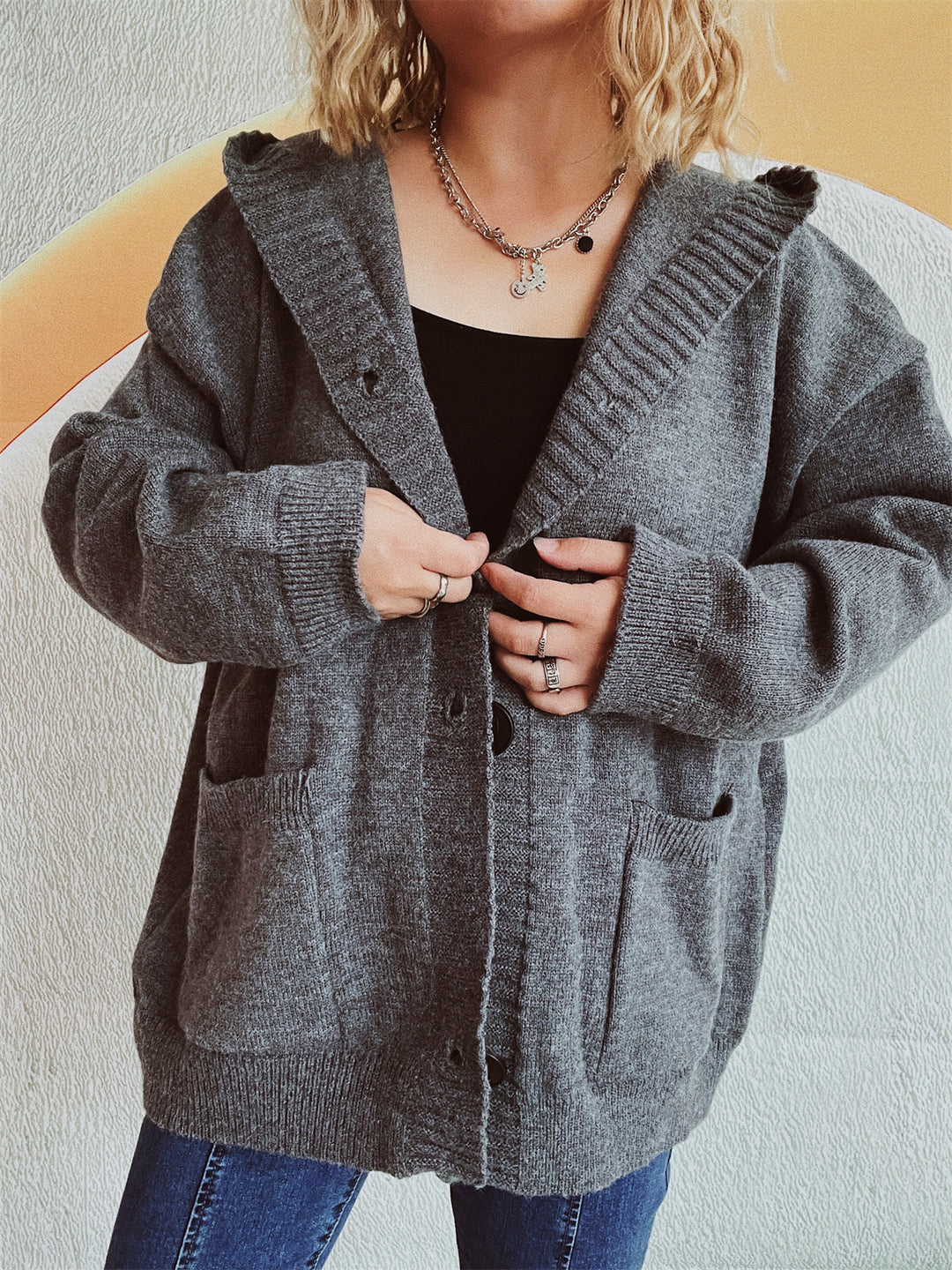 Damen bequeme Strickjacke mit Kapuze und praktischen Taschen EB