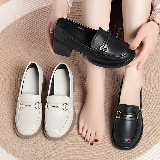 Damen Elegante Mokassins mit robustem Blockabsatz und modischem Kettendetail EB