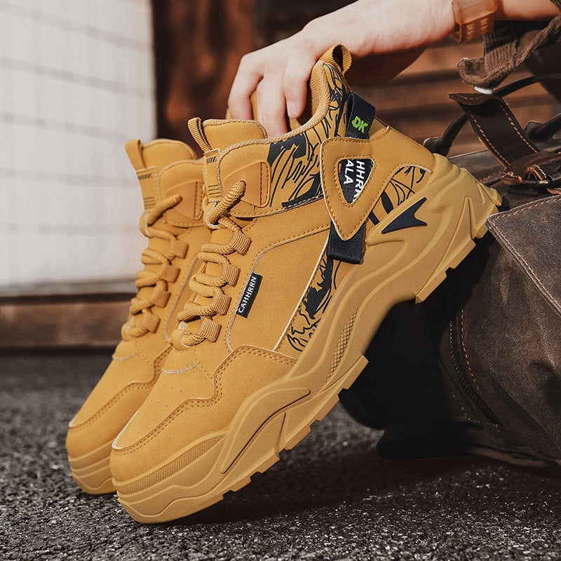 Herren robuste Outdoor-Chunky-Sneaker mit wattierter Knöchelmanschette, verblockter Plateau-Sohle und dekorativem Overlay-Detail EB