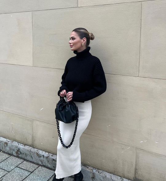 Damen Chunky Strickpullover mit hohem Kragen und Rippstruktur EB