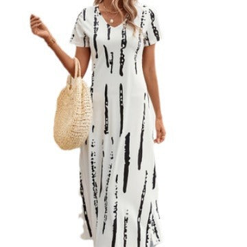 Damen Maxikleid mit modernem Grafikdesign und praktischen Seitenschlitzen EB