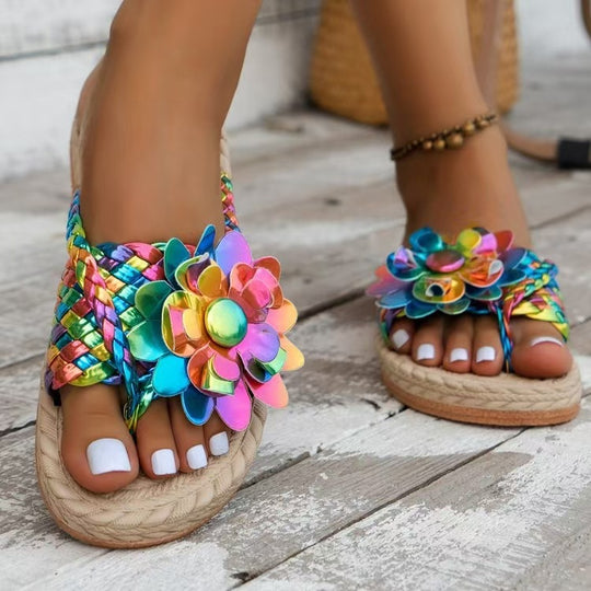 Damen modische Slide-Sandalen mit hochglänzendem Blumendetail EB