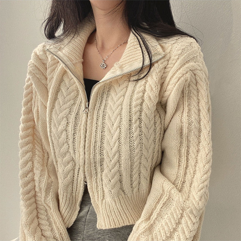 Damen Strickjacke mit hochwertigem Zopfmuster und sportlichem Reißverschluss EB