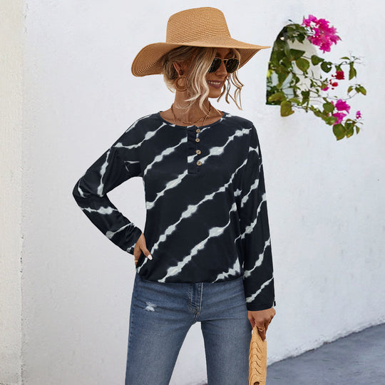 Damen Langarmshirt mit dekorativem Knopfleisten-Design und modernem Batikmuster EB