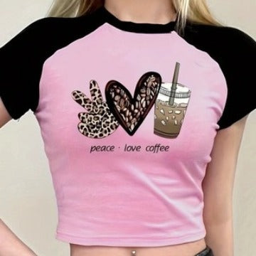 Damen Crop-T-Shirt mit kreativem Kaffee-Motiv und lässiger Passform EB