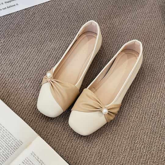 Damen elegante Ballerinas mit modischer Rüschendetail und Perlenakzent EB