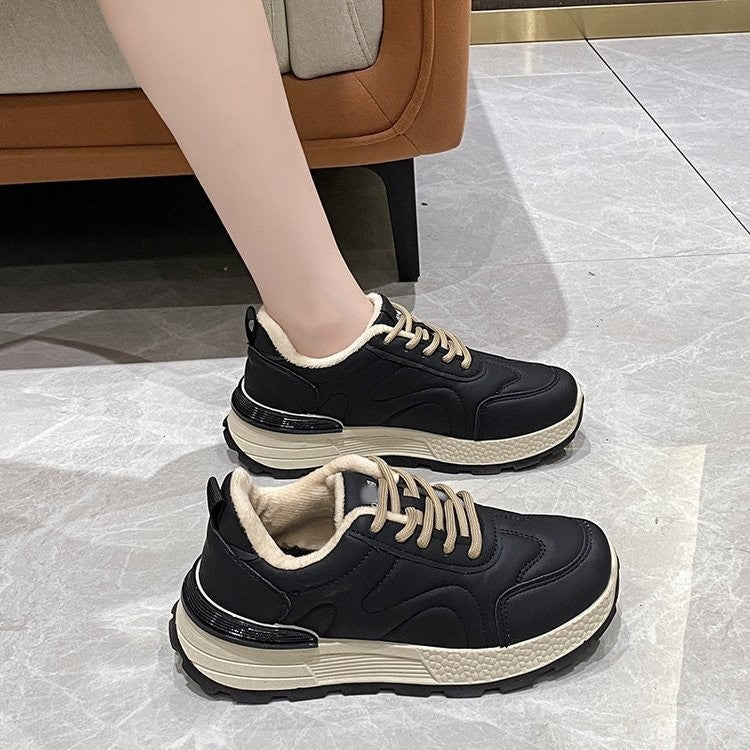 Damen Sportliche Sneaker mit flauschigem Innenfutter und rutschfester Sohle EB