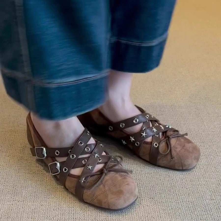 Damen Ballerinas mit modernem Schnürdesign und stilvollen Metallakzenten EB