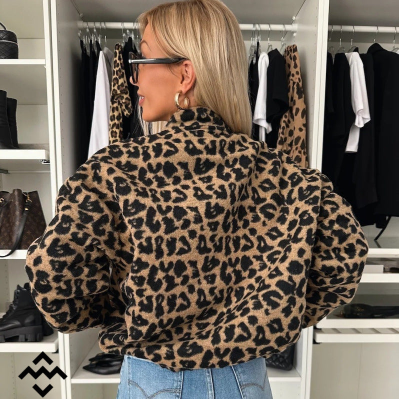 Damen nan kurze weite Teddyjacke mit Leopardenmuster und verdeckter Knopfleiste EB