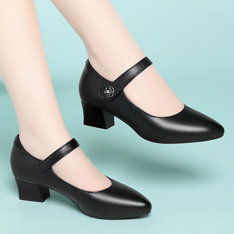Damen Pumps mit Riemen und elegantem Absatz EB