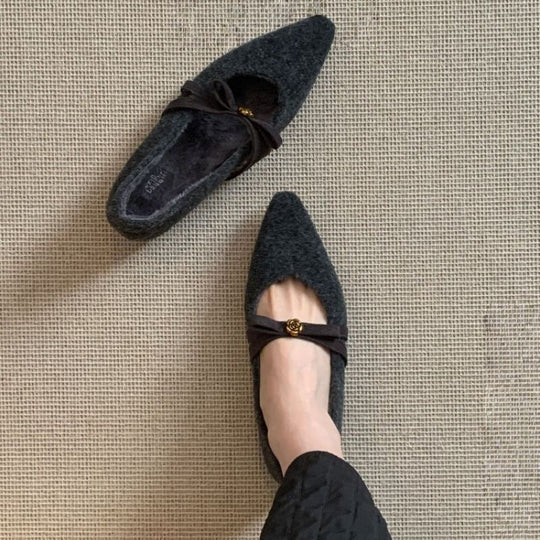 Damen spitze Ballerinas mit zierlichem Blumenakzent EB
