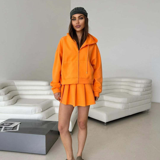 Damen Kurzzip-Kapuzenjacke mit plissiertem Minirock-Lounge-Set Eichborn Berlin