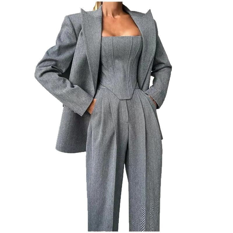 Damen Blazer-Anzug mit figurbetontem Oberteil und weiten Beinen EB