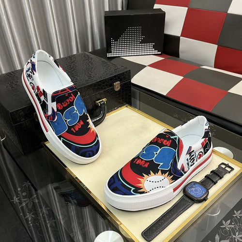 Damen Slip-On Sneakers mit kreativem Grafikdesign und rutschfester Sohle EB