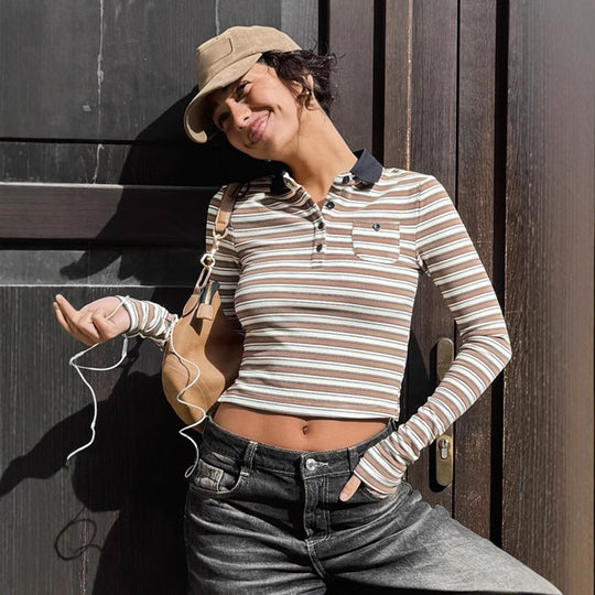 Damen nan gestreiftes Polo-Crop-Longsleeve mit kontrastkragen und Brusttasche EB
