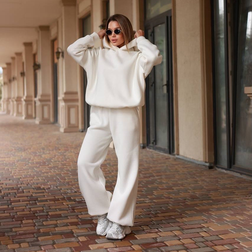 Damen Loungewear-Set mit oversized Kapuzenpullover und weiter High-Waist Jogginghose EB