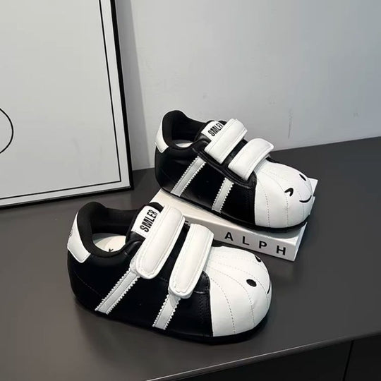 Damen Bequeme Kindersneaker mit niedlichem Tiermotiv und praktischem Klettverschluss EB