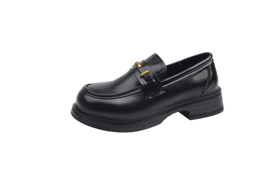 Damen Elegante Mokassins mit modischem Design und goldenen Details EB