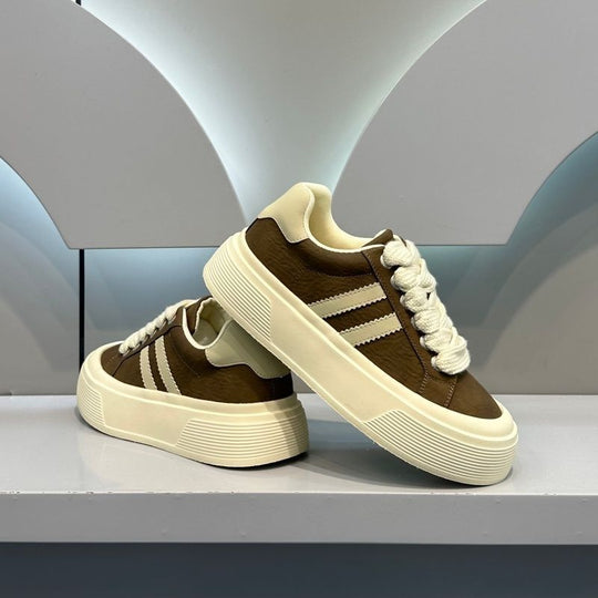 Damen Sneakers mit hohem Plateau und weicher Obermaterialkombination EB