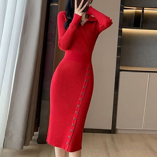 Damen Strickkleid mit Knopfdetail und elegantem V-Ausschnitt EB