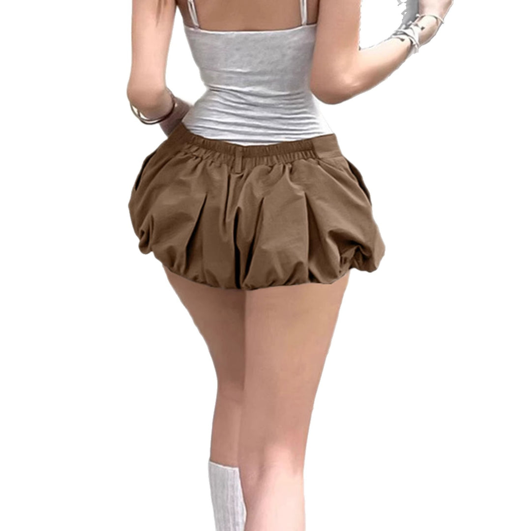 Damen Modische Falten-Shorts mit temperamentvollem Schnitt EB