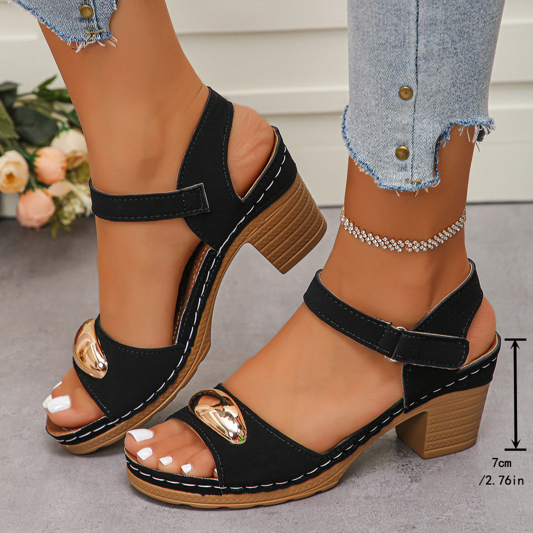 Damen elegante Sandalen mit geschmackvollem Metallic-Detail EB