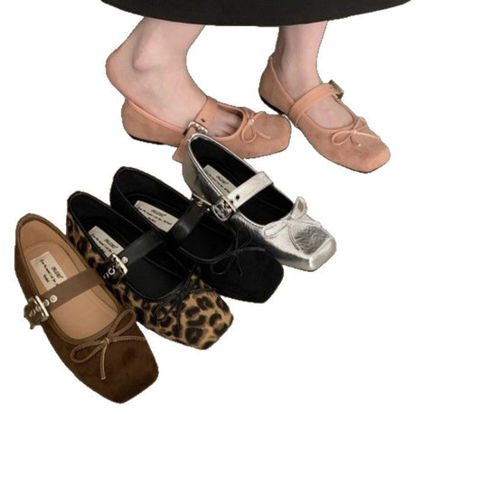 Damen Ballerinas aus weichem Wildleder mit verstellbarem Riemen und dekorativer Schleife EB