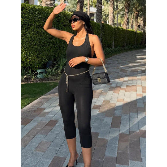 Damen Eleganter und figurbetonter Jumpsuit mit hochgeschlossenem Kragen EB