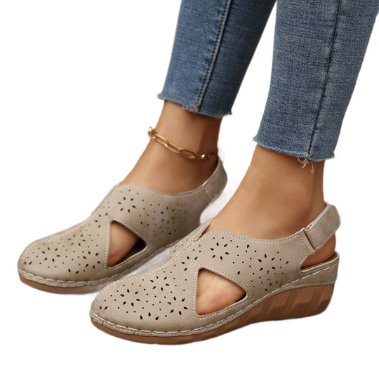 Damen Bequeme und elegante Sandalen mit luftigen Ausschnitten EB
