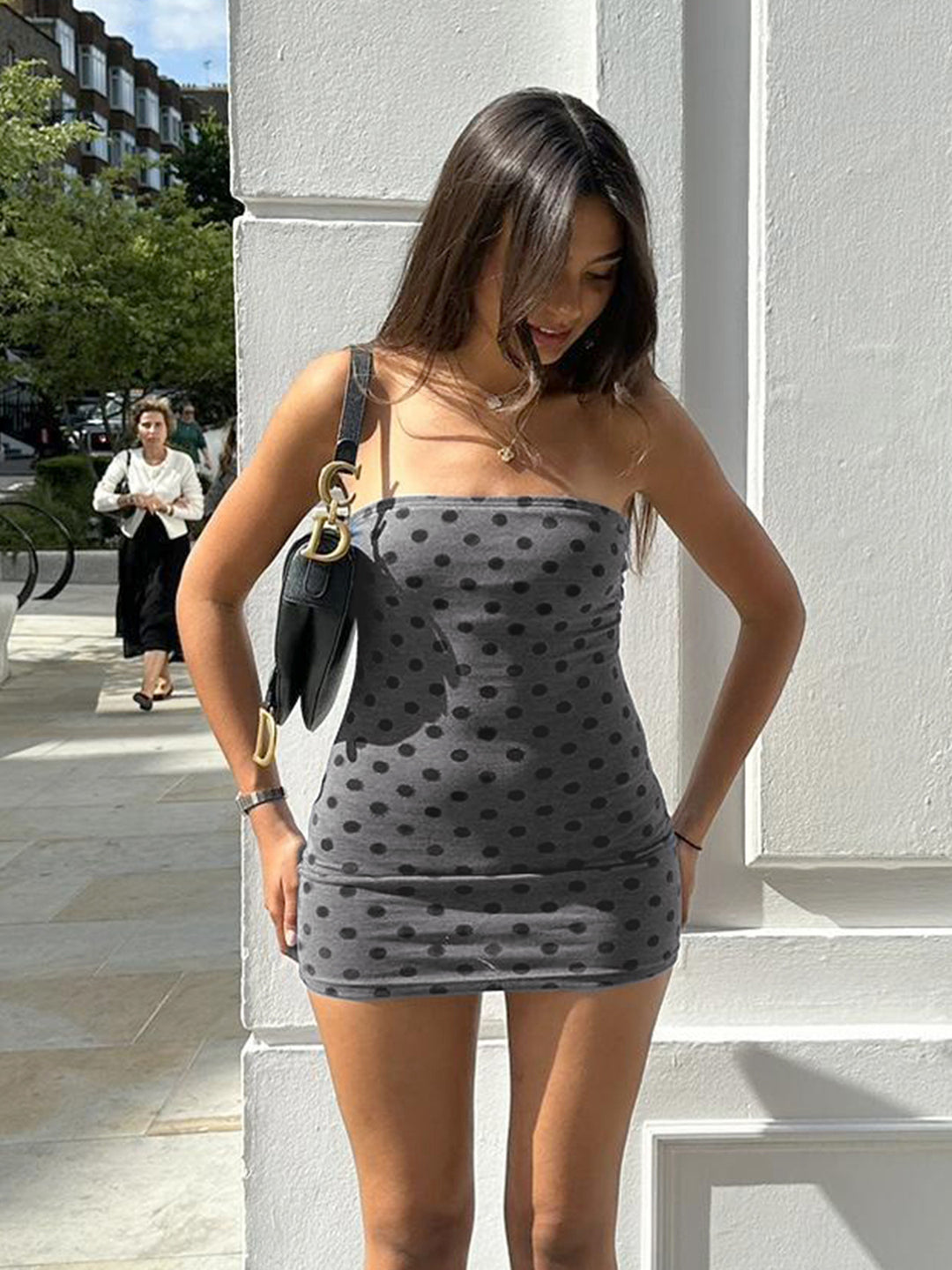 Damen Figurbetontes Minikleid mit Punkten und elastischem Material EB