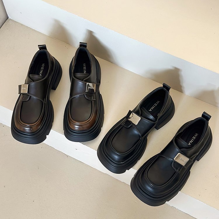 Damen elegante Loafers mit Metallakzent und robuster Sohle EB