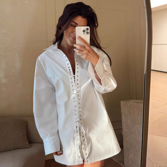 Damen Bluse mit eleganter Schnürung und modernem Kragen EB