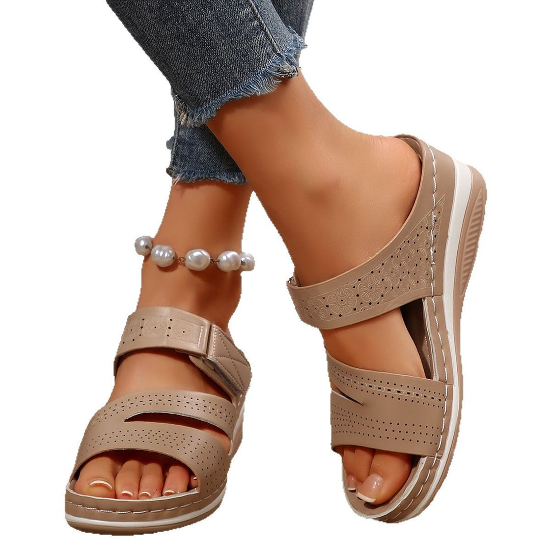 Damen Komfortable und modische Riemensandalen mit floralem Design EB