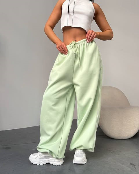 Damen Weite Sporthose mit elastischem Bund EB
